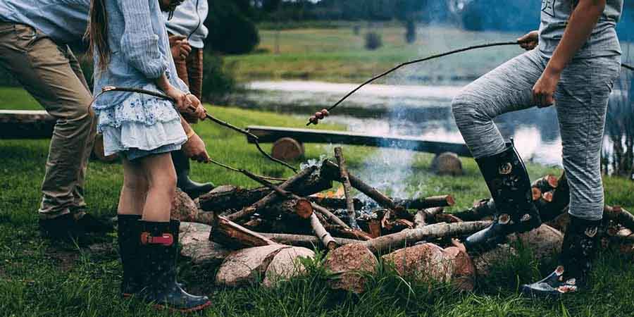 HOW TO CHOOSE FAMILY CAMPING TENT FOR SUMMER HOLIDAY?