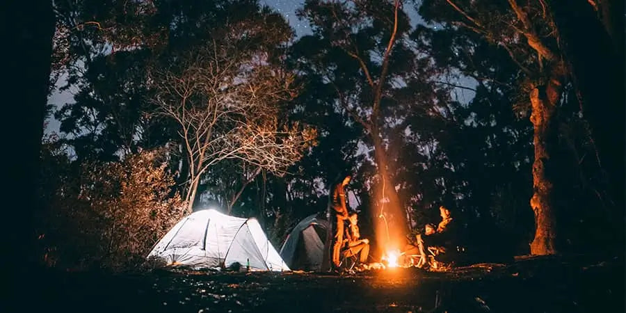 STARTING A CAMPFIRE: TIPS AND TECHNIQUES