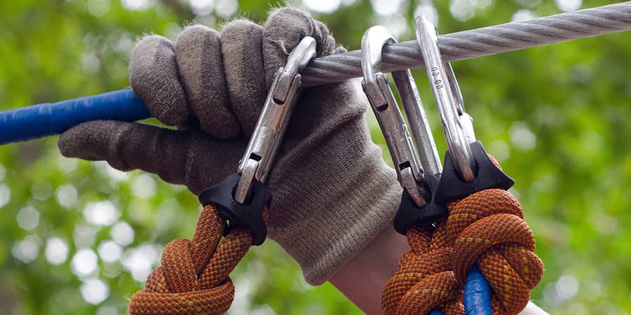 HOW TO CHOOSE THE RIGHT CARABINER?