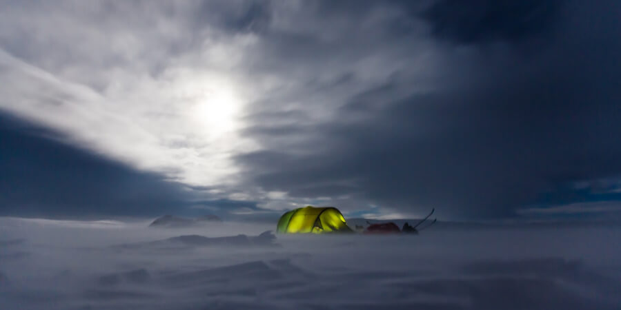 HOW TO KEEP YOURSELF COZY IN COLD WINTER CAMPING?