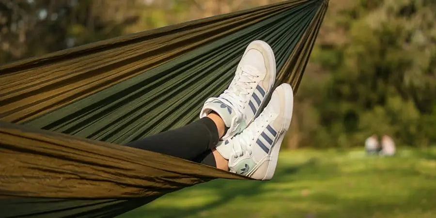 A BEGINNER'S GUIDE TO SLEEPING IN A HAMMOCK